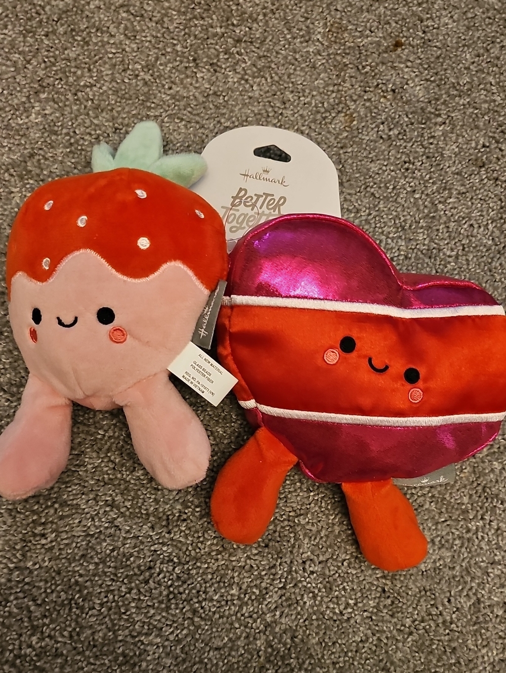 K5🔹️Hallmark Plush Strawberry and Heart Duo - Pink & Red
